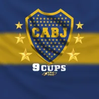 Miniatura de un slot con escudo de club en el nombre, exhibido en el lobby de tragamonedas.